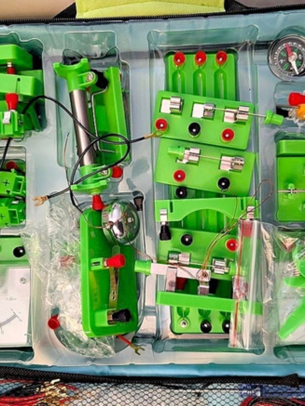 Shteer Electrically & Magnetism Kit Educational Science Kit in Green & Blue Like